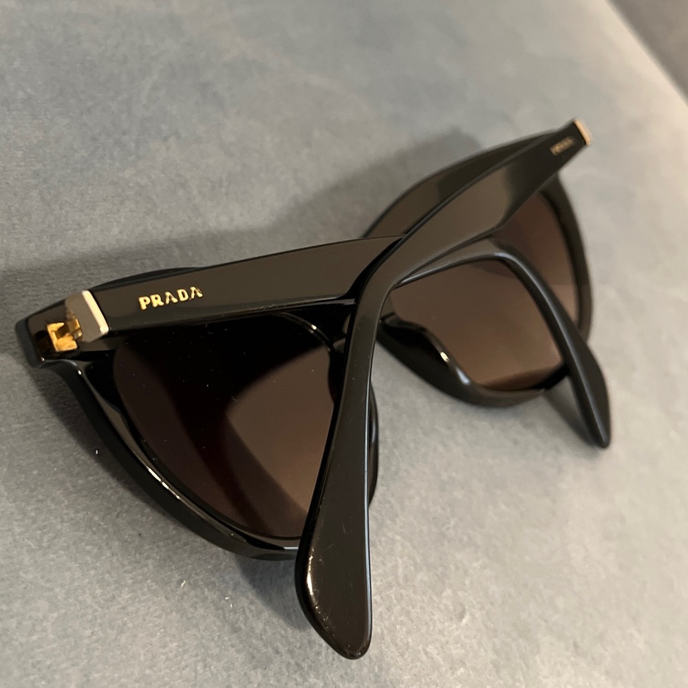 Prada Tortoiseshell Subglasses - image 6